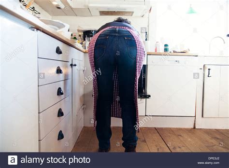 sexy women bent over|319 Woman Bending Over Rear View Stock Photos。